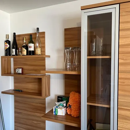 2 Zimmer Mit Bad Und Wc Teilen Apartament *