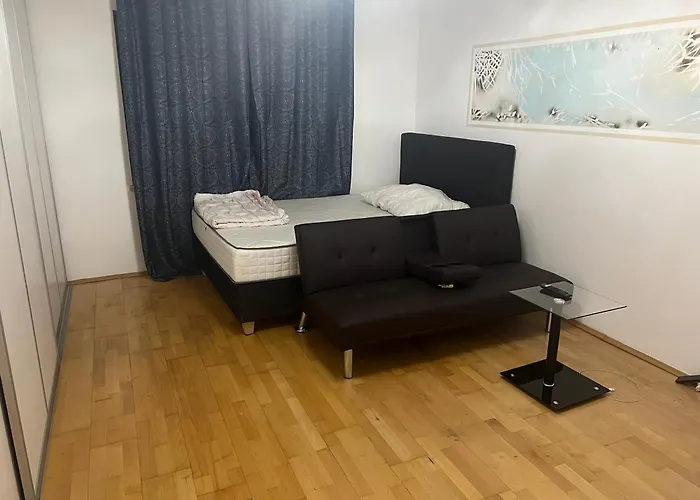 Διαμέρισμα 2 Zimmer Mit Bad Und Wc Teilen