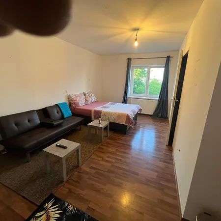 2 Zimmer Mit Bad Und Wc Teilen Apartament